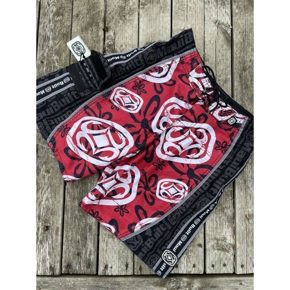Men’s Maui Built Hawaii Black & Red Classic All Over Logo Surf Board Shorts 28 - Picture 1 of 12